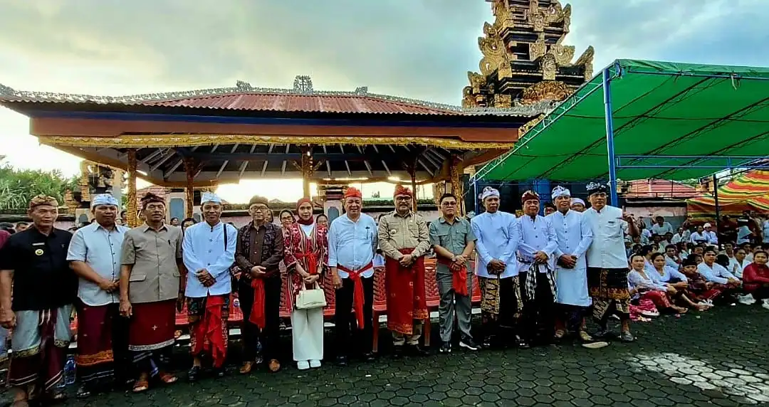 Pj Bupati Limi Mokodompit Hadiri Perayaan Galungan Umat Hindu di Bolmong.