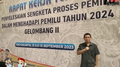 Anggota Bawaslu Kotamobagu Kordiv P3S Yulianus F. Pelealu saat mengikuti kegiatan Rakernis di Yogyakarta.