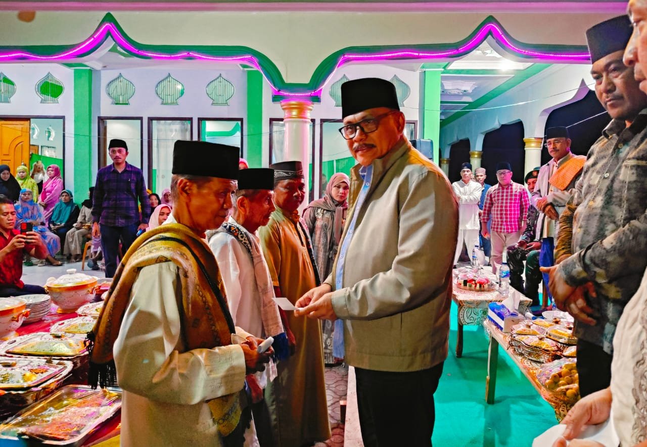 Bupati Limi Buka Puasa dan Tarawih Bersama Masyarakat Kecamatan Dumoga Timur dan Dumoga