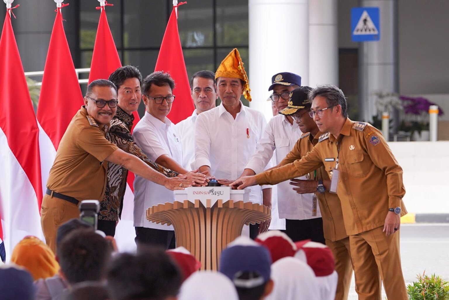 Bupati Limi Mokodompit Penuhi Undangan Presiden Jokowi di Sulteng Dalam Rangka Peresmian Bandara Bolmong